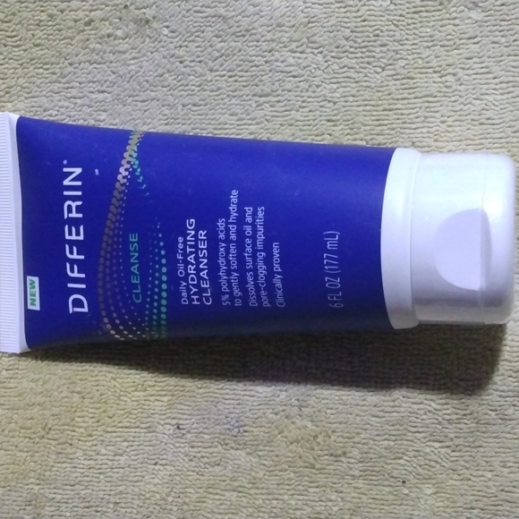 DIFFERIN OIL FREE HYDRATING CLEANSER & ACNE CLEARING BODY SPRAY - Picture 2 of 4